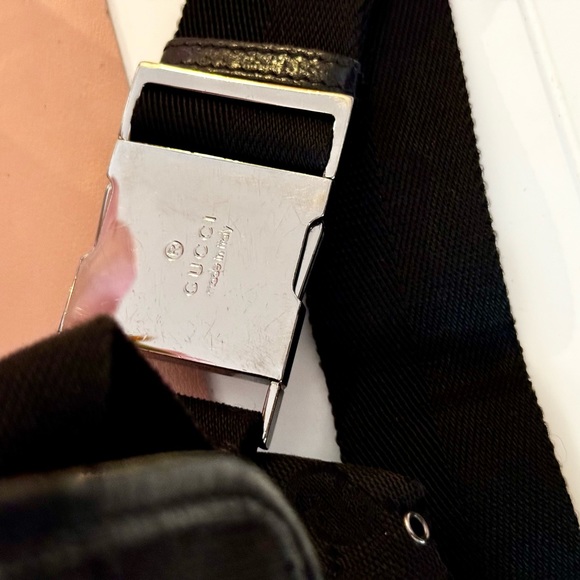 Gucci Belt Bag - Picture 3 of 15